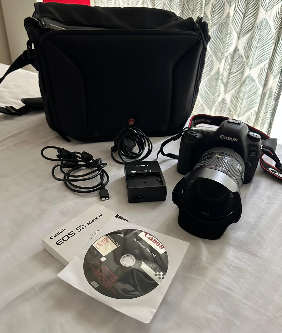 Canon EOS 5D Mark IV DSLR with Camera Kit
